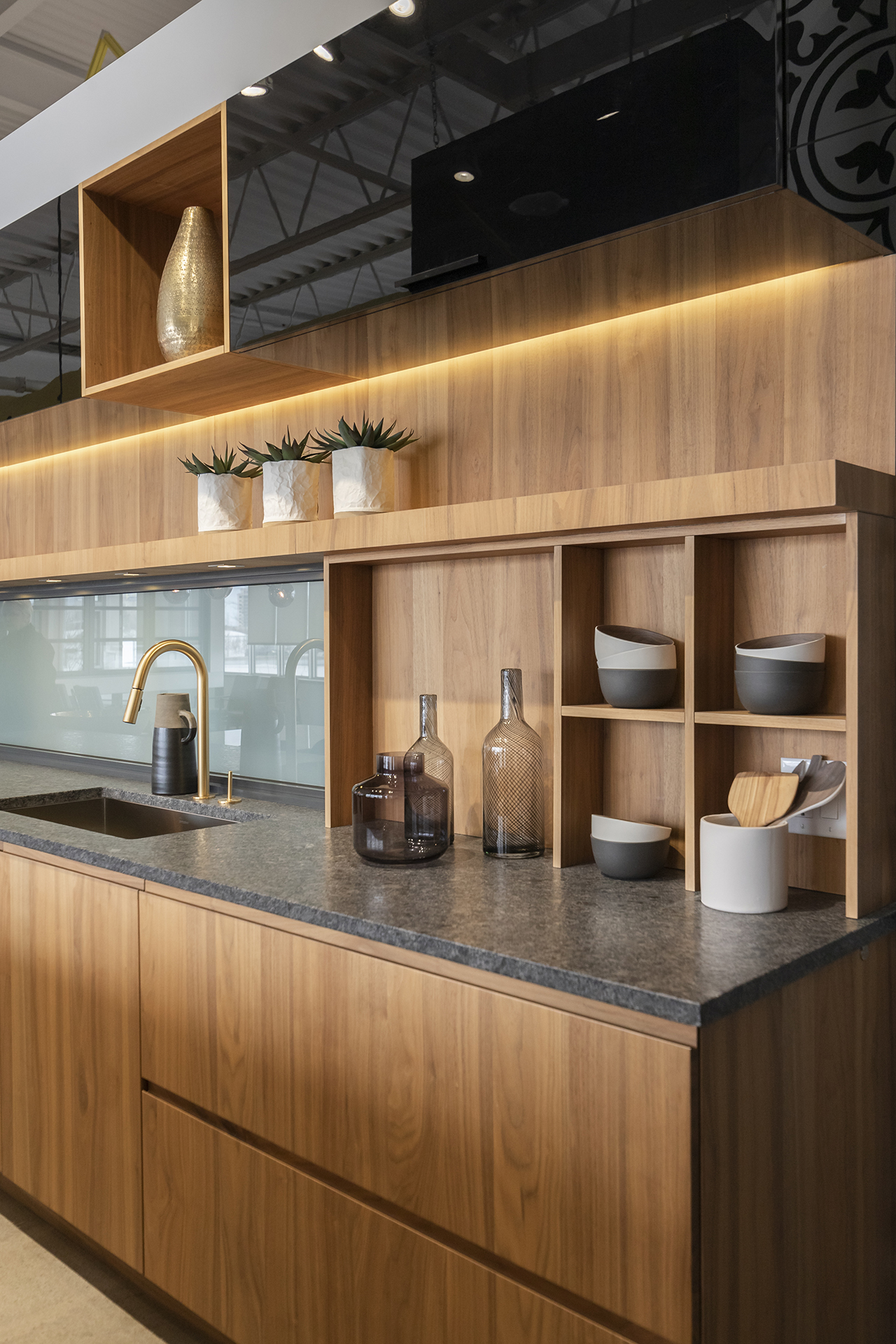 Contemporary Walnut Kitchen | Laval