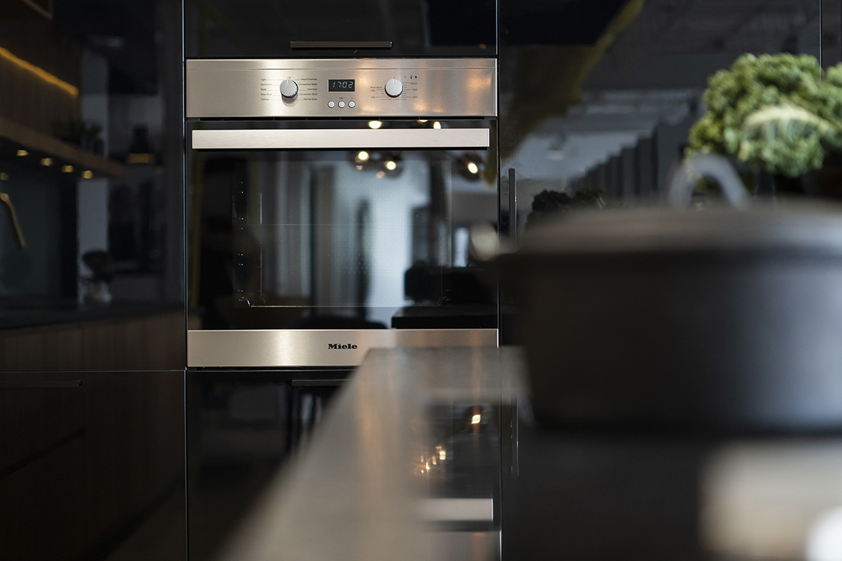 Contemporary Walnut Kitchen | Laval